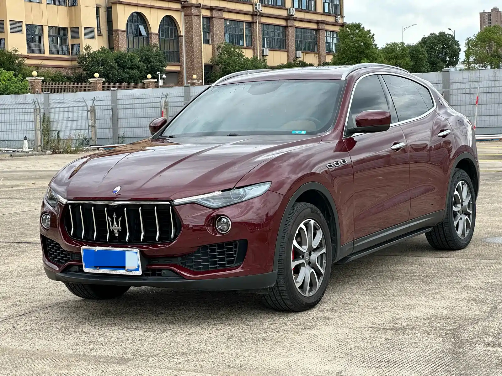 MASERATI LEVANTE 2016