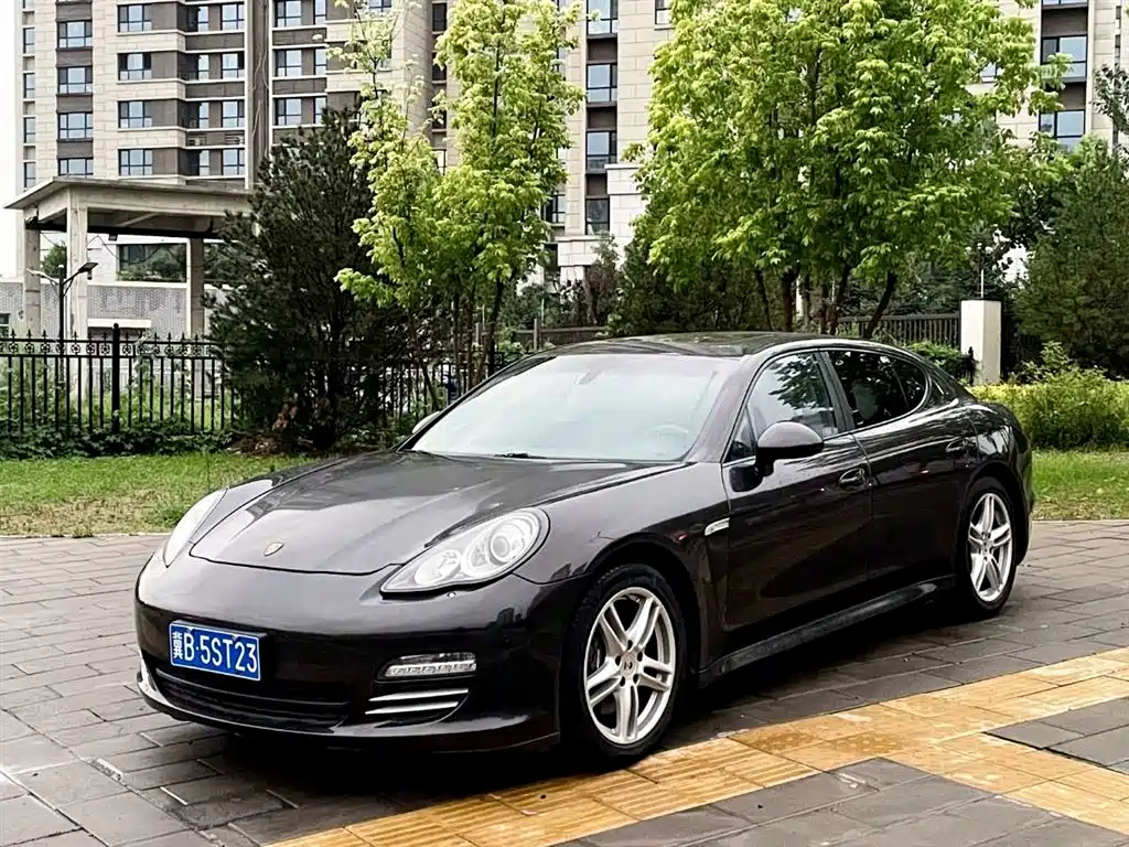 PORSCHE PANAMERA 2010