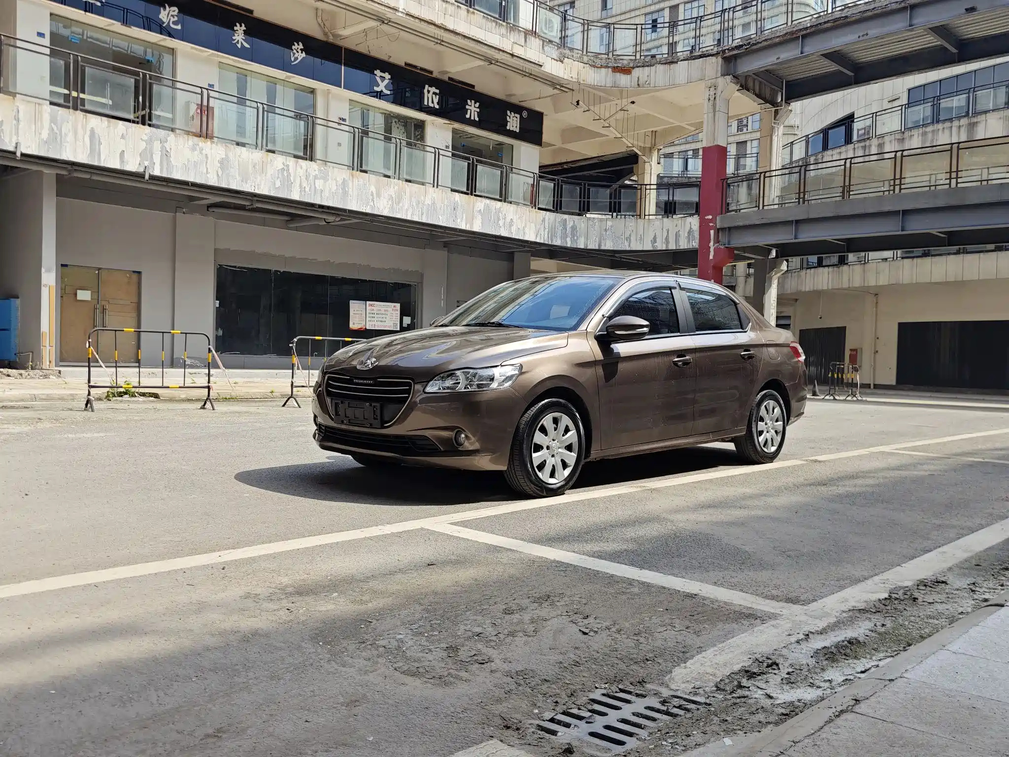 PEUGEOT 301 2016