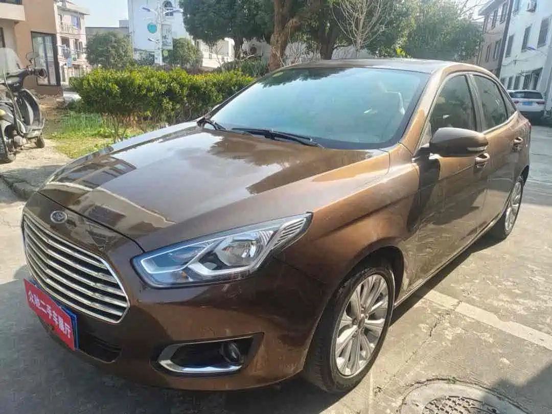 FORD ESCORT 2015