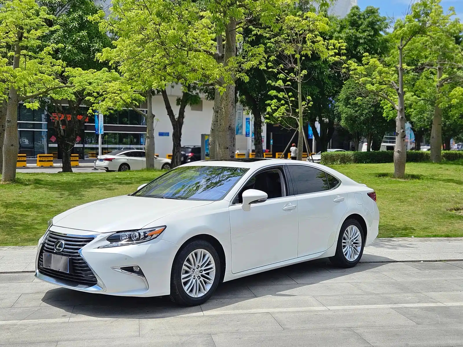 LEXUS ES 2015