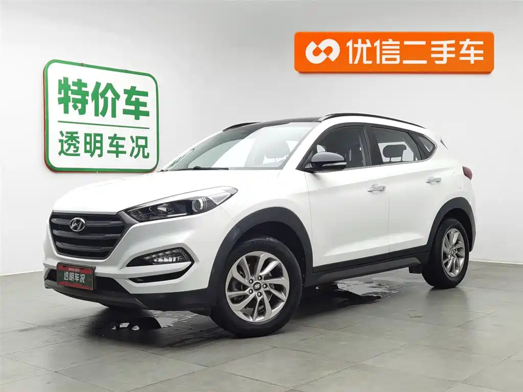 HYUNDAI TUCSON 2015