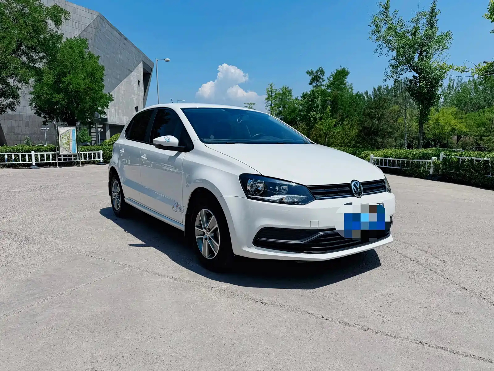 VOLKSWAGEN POLO 2016