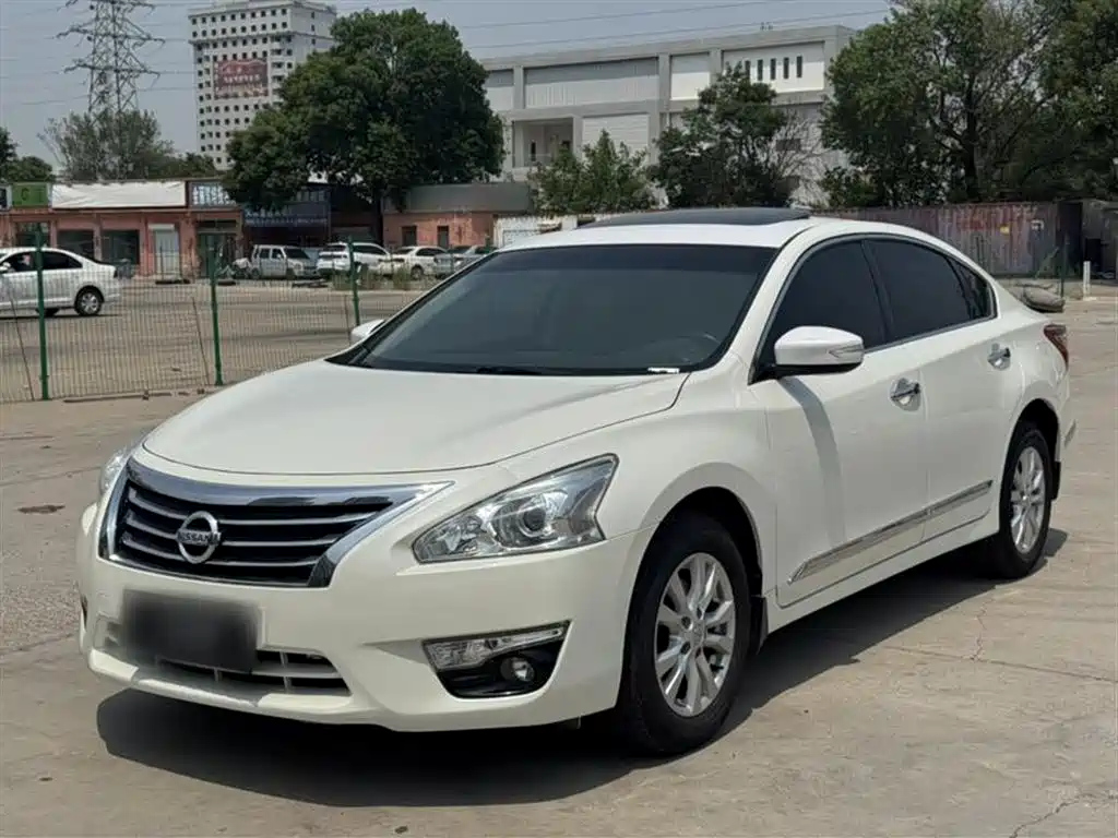NISSAN TEANA 2013