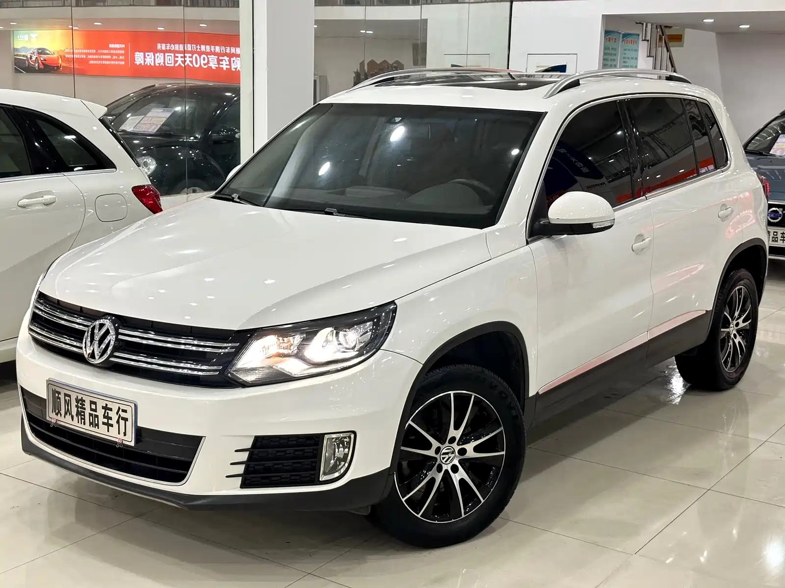 VOLKSWAGEN TIGUAN 2015