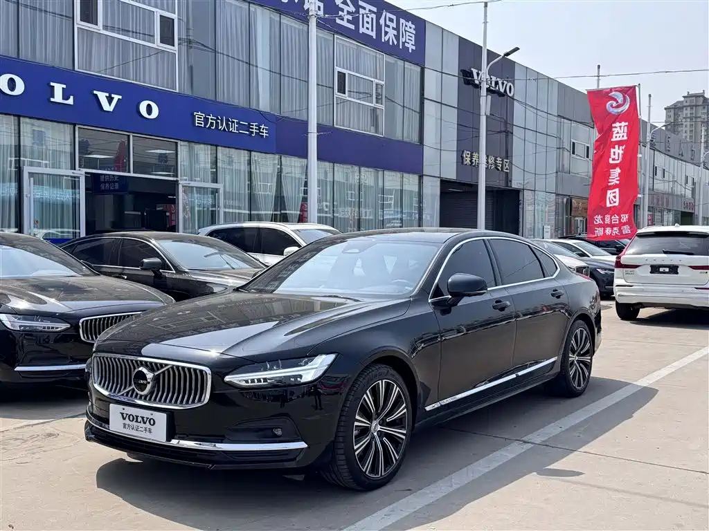 VOLVO S90 2025
