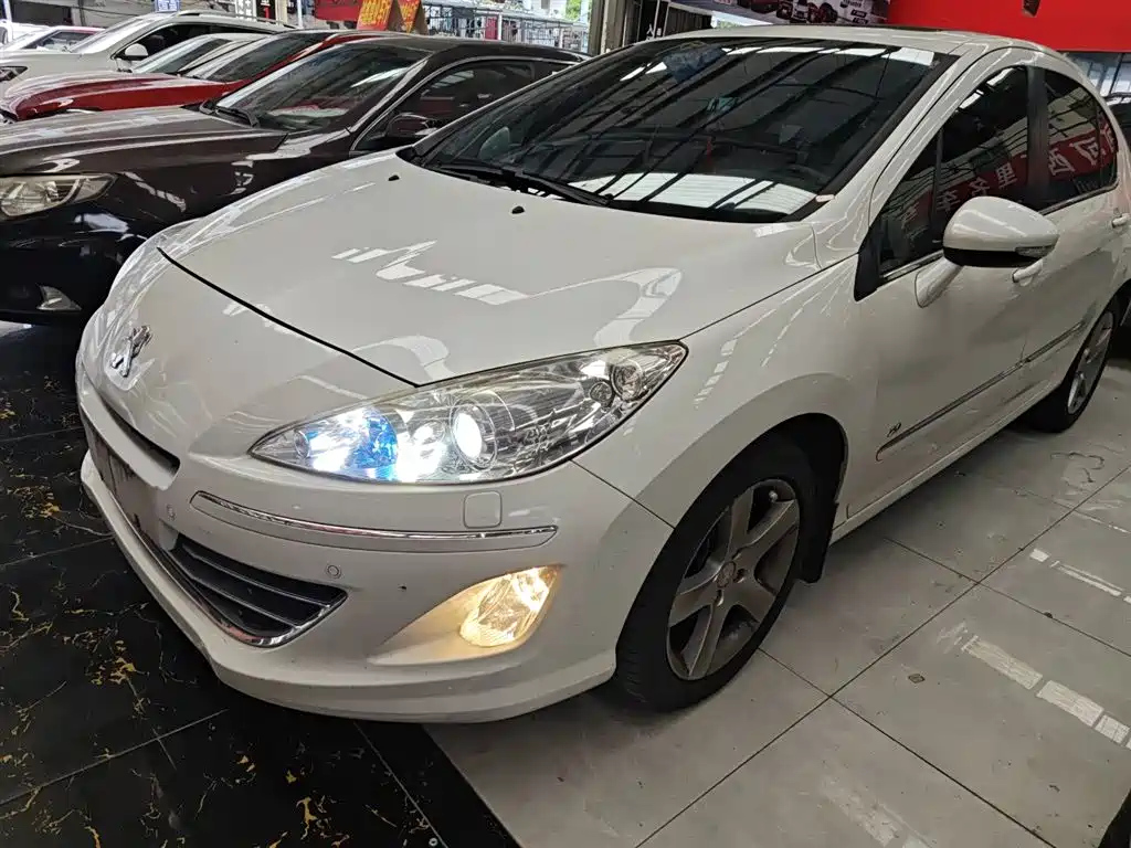 PEUGEOT 408 2013