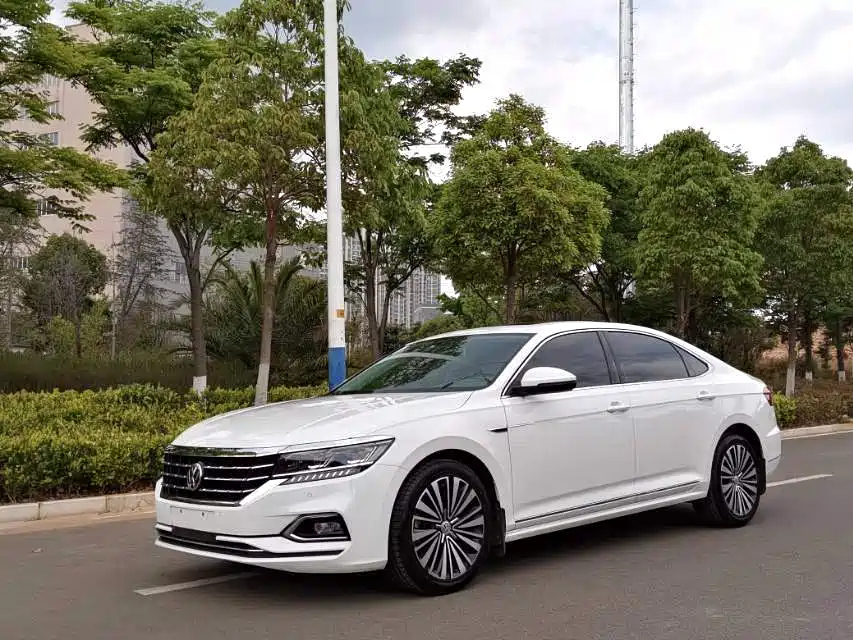 VOLKSWAGEN PASSAT 2019