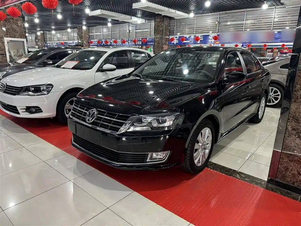 VOLKSWAGEN LAVIDA 2013