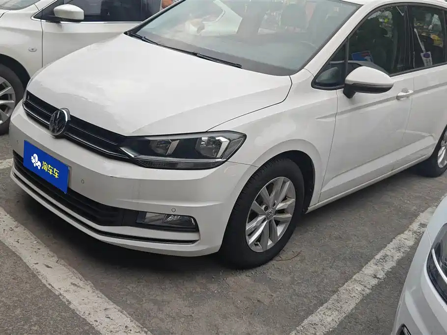 VOLKSWAGEN TOURAN 2018