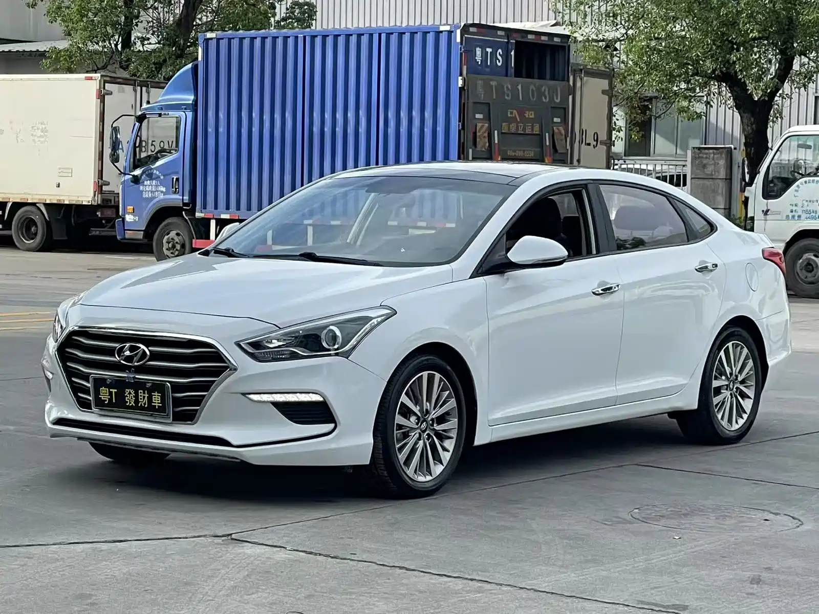 HYUNDAI MISTRA 2017