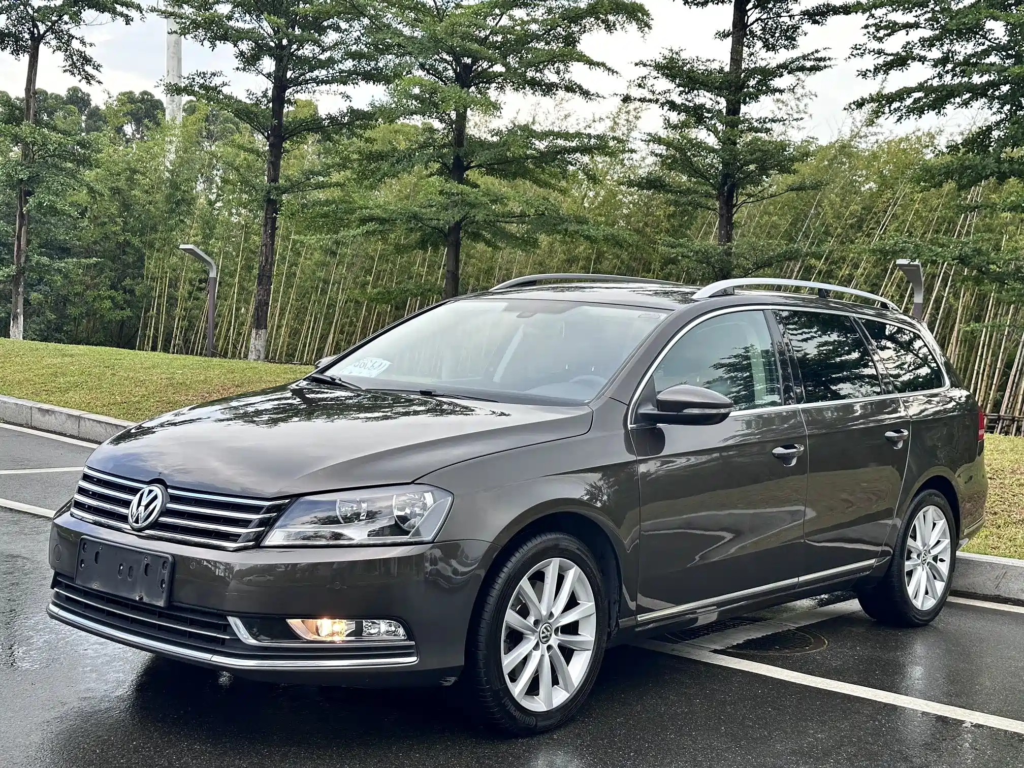 VOLKSWAGEN MAGOTAN IMPORT 2012