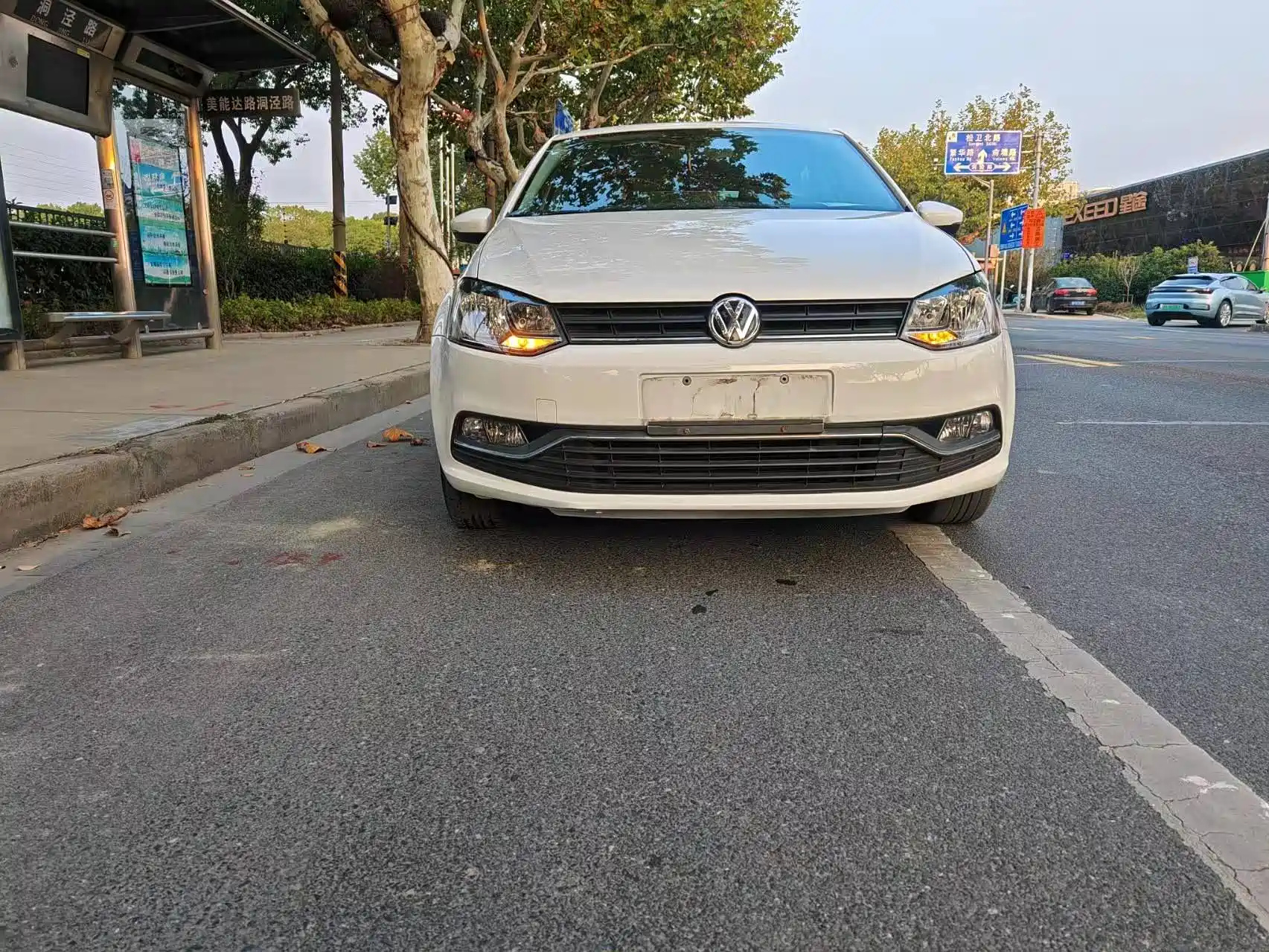 VOLKSWAGEN POLO 2016