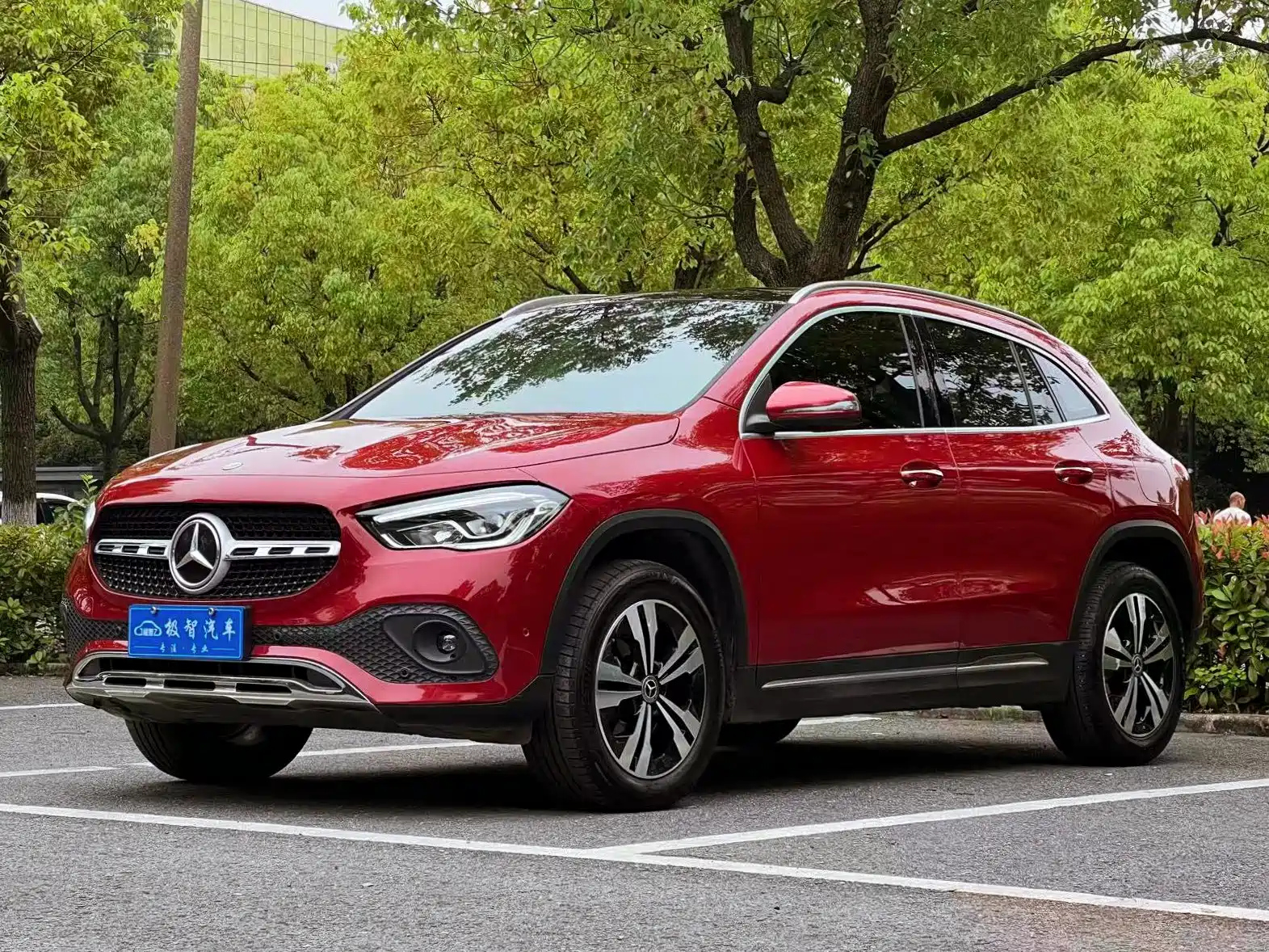 MERCEDES BENZ GLA 2020