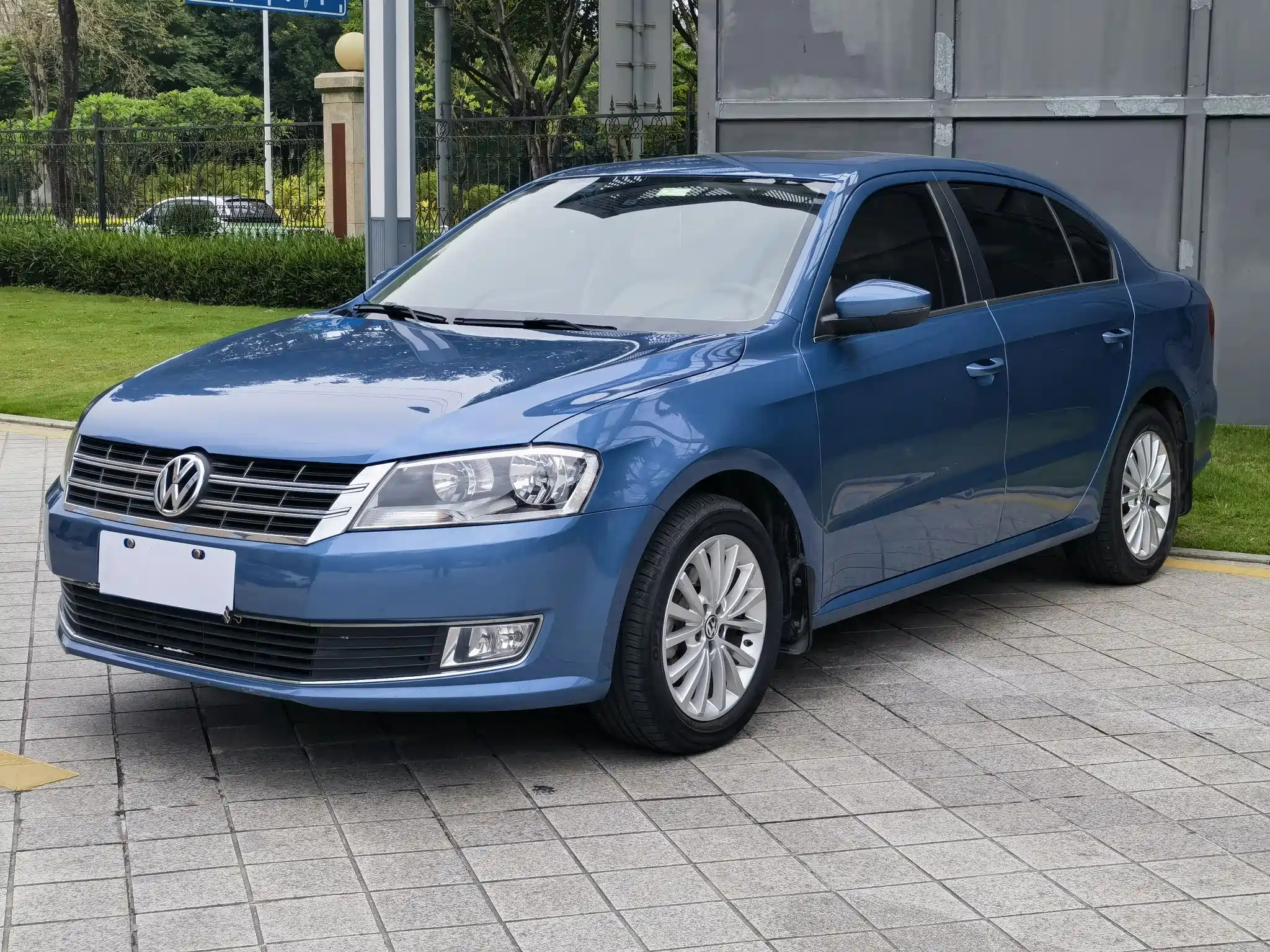 VOLKSWAGEN LAVIDA 2013