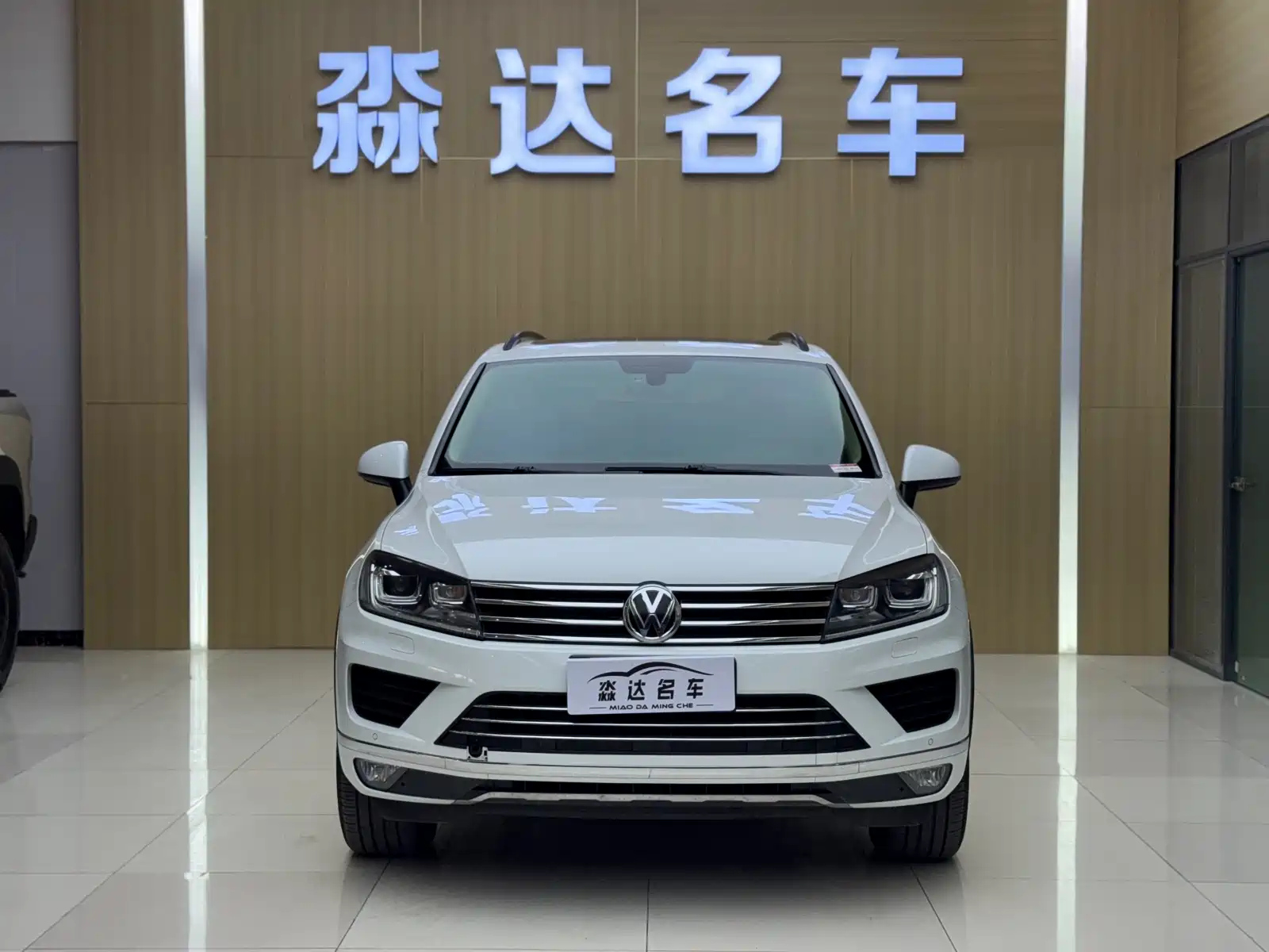 VOLKSWAGEN TOUAREG 2016