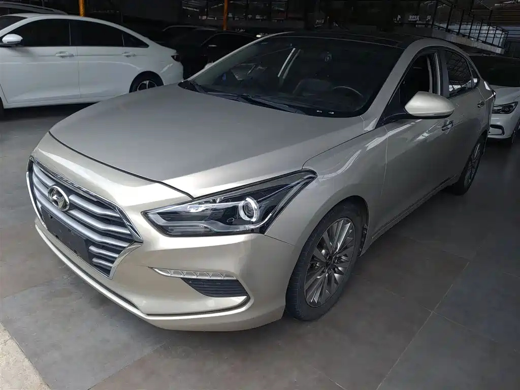 HYUNDAI MISTRA 2017