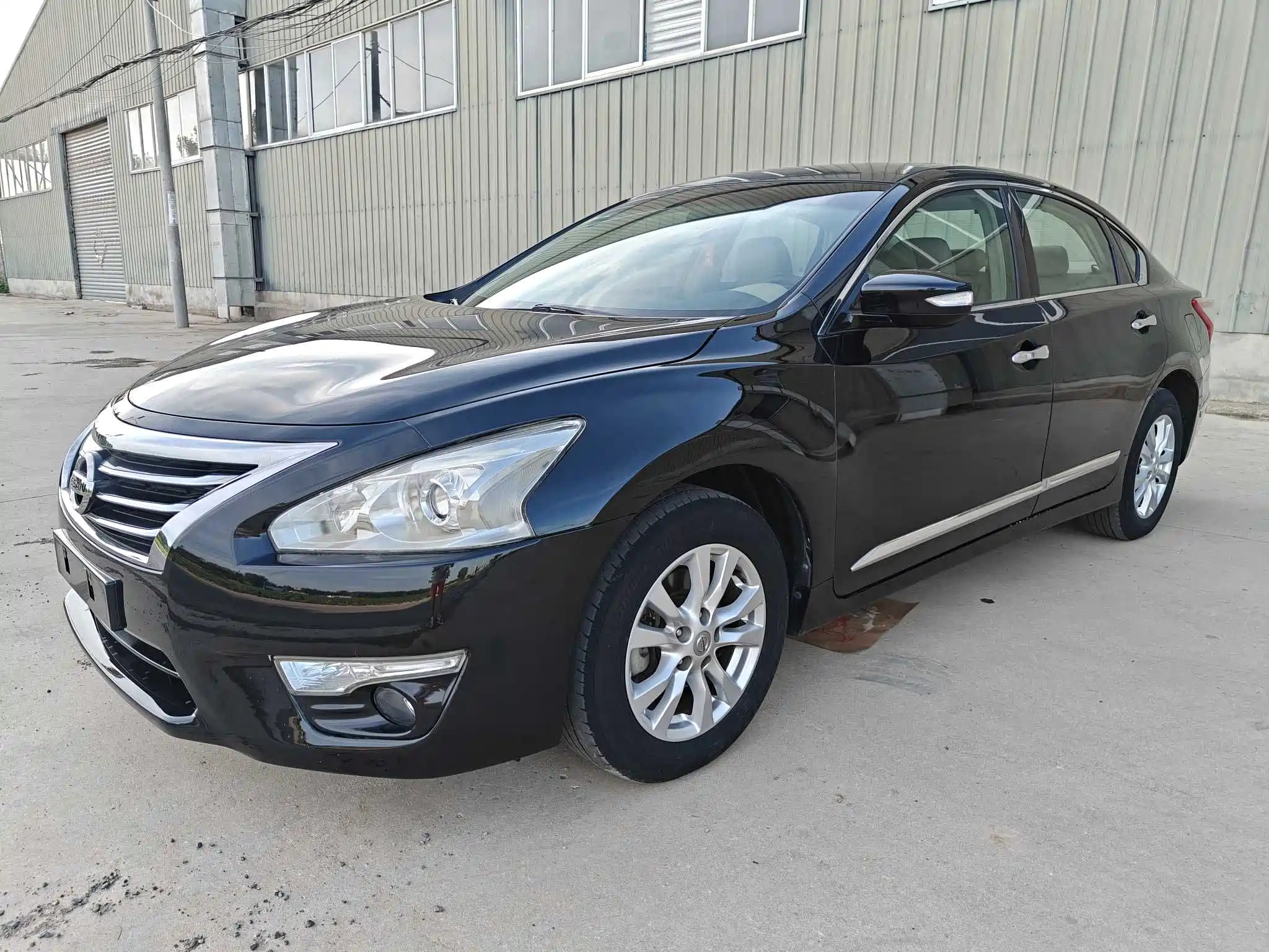NISSAN TEANA 2015