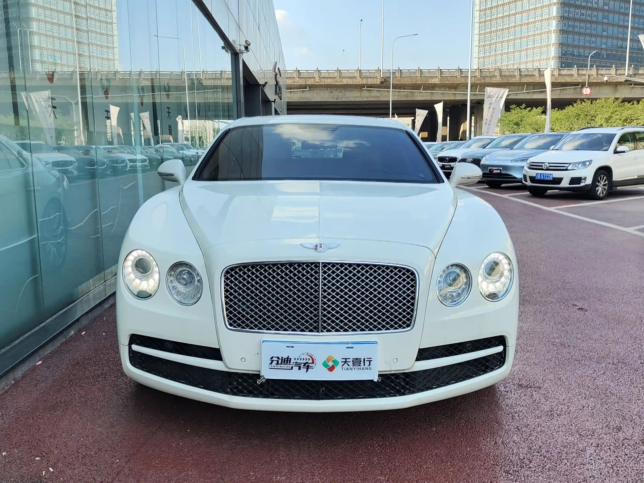BENTLEY FLYING SPUR 2014