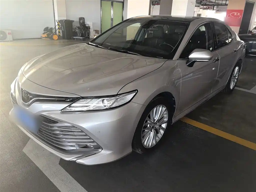 TOYOTA CAMRY 2018