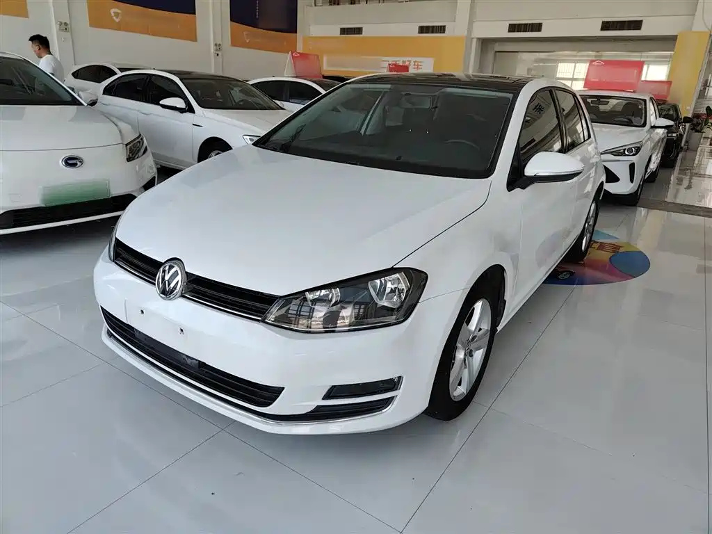 VOLKSWAGEN GOLF 2015