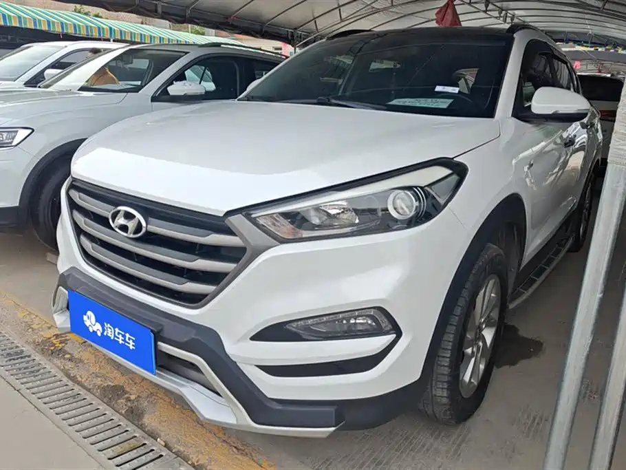 HYUNDAI TUCSON 2015
