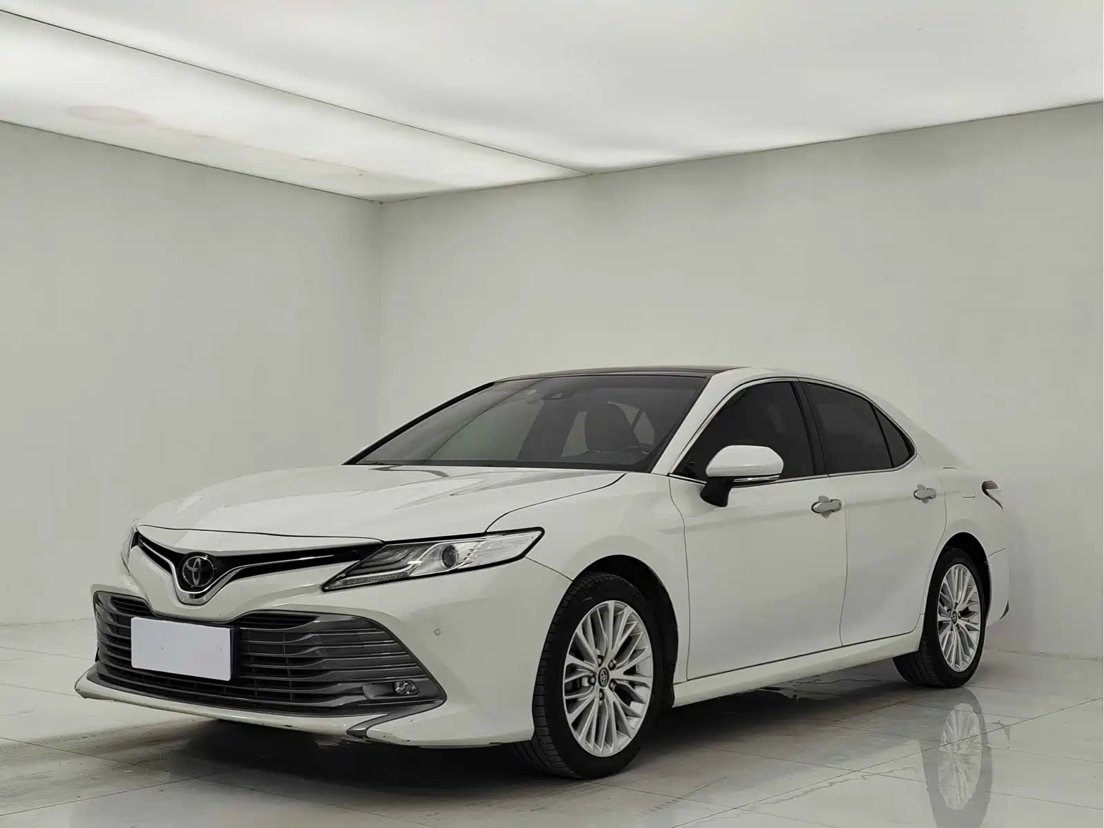 TOYOTA CAMRY 2019