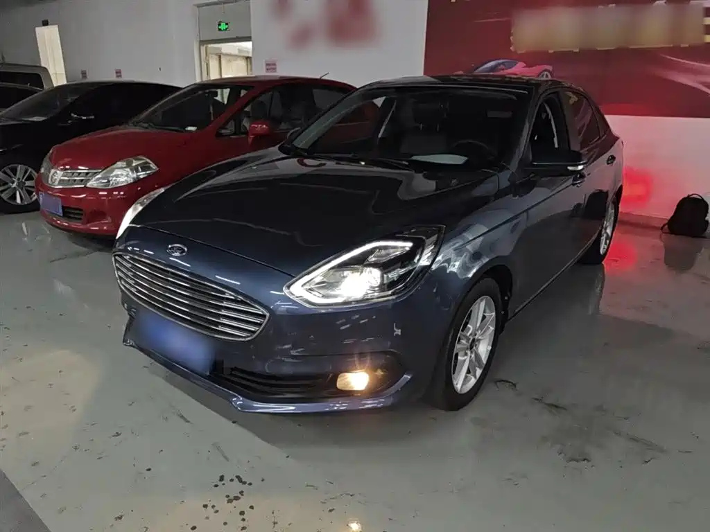 FORD ESCORT 2019
