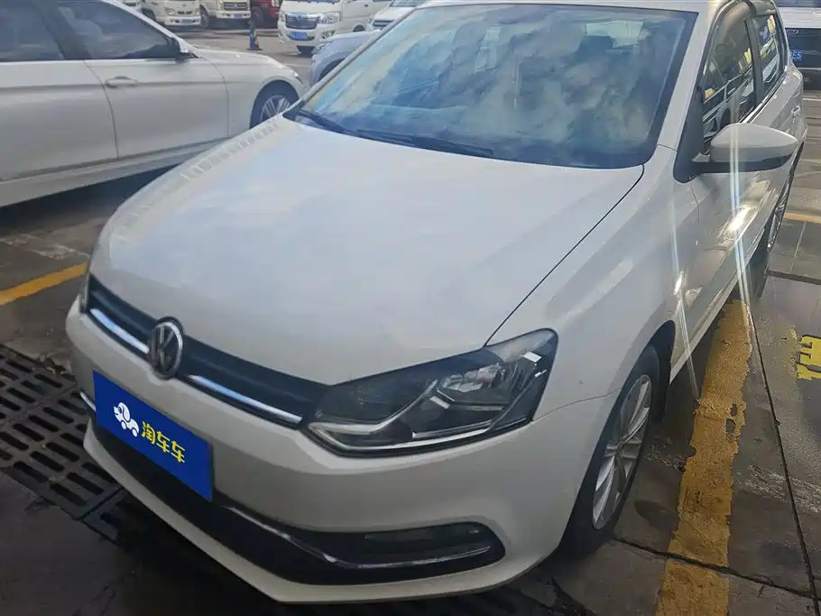 VOLKSWAGEN POLO 2014