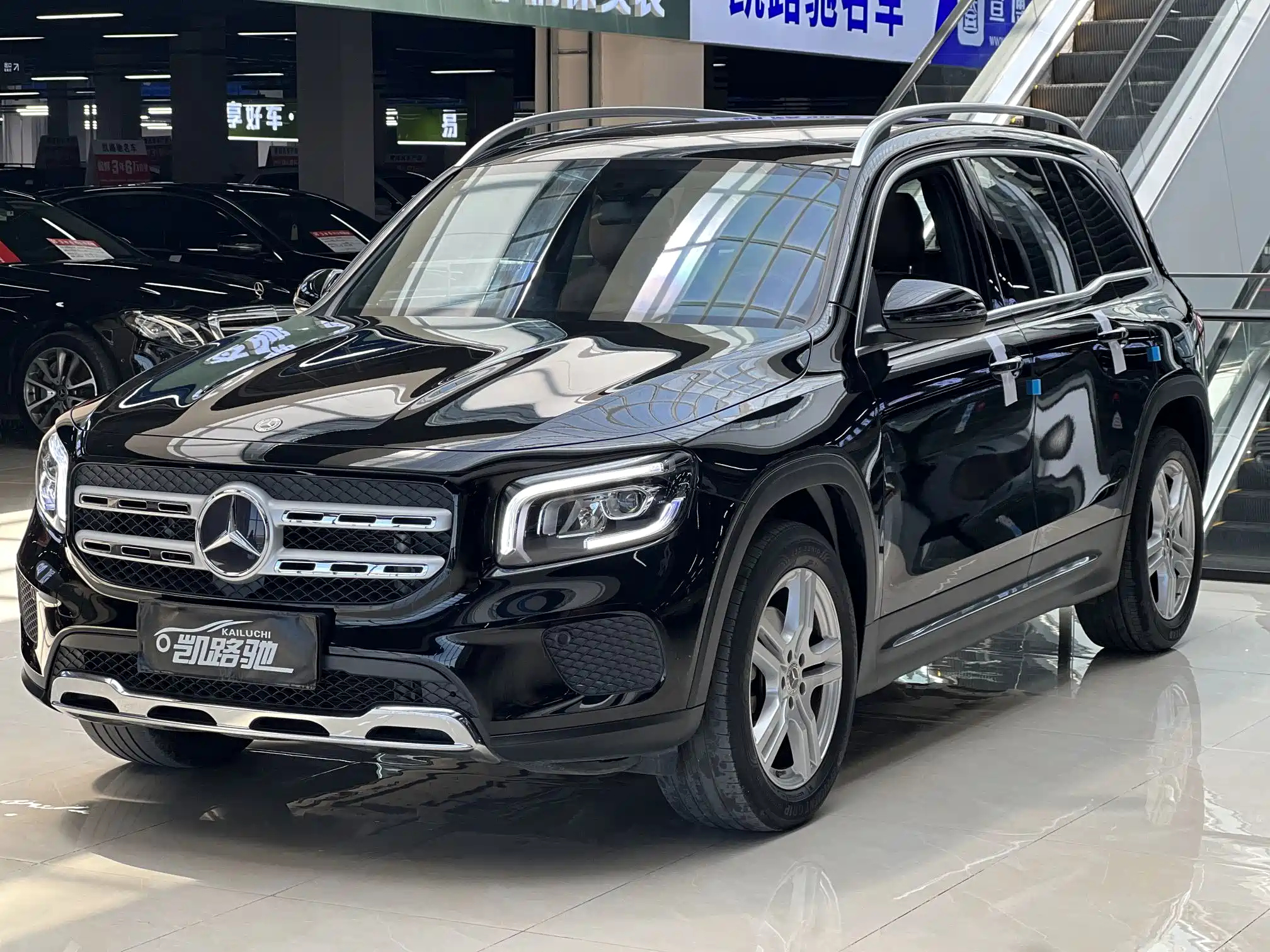 MERCEDES BENZ GLB