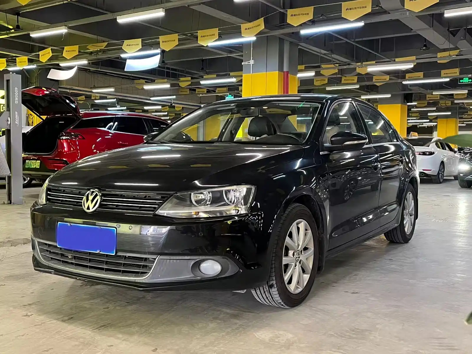 VOLKSWAGEN SAGITAR 2012