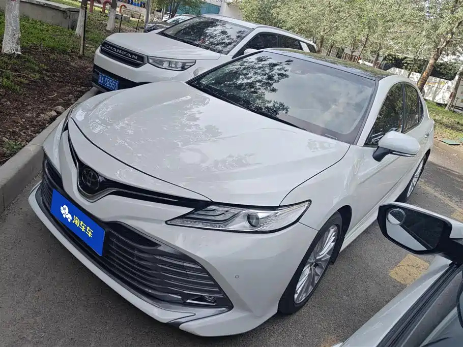 TOYOTA CAMRY 2019
