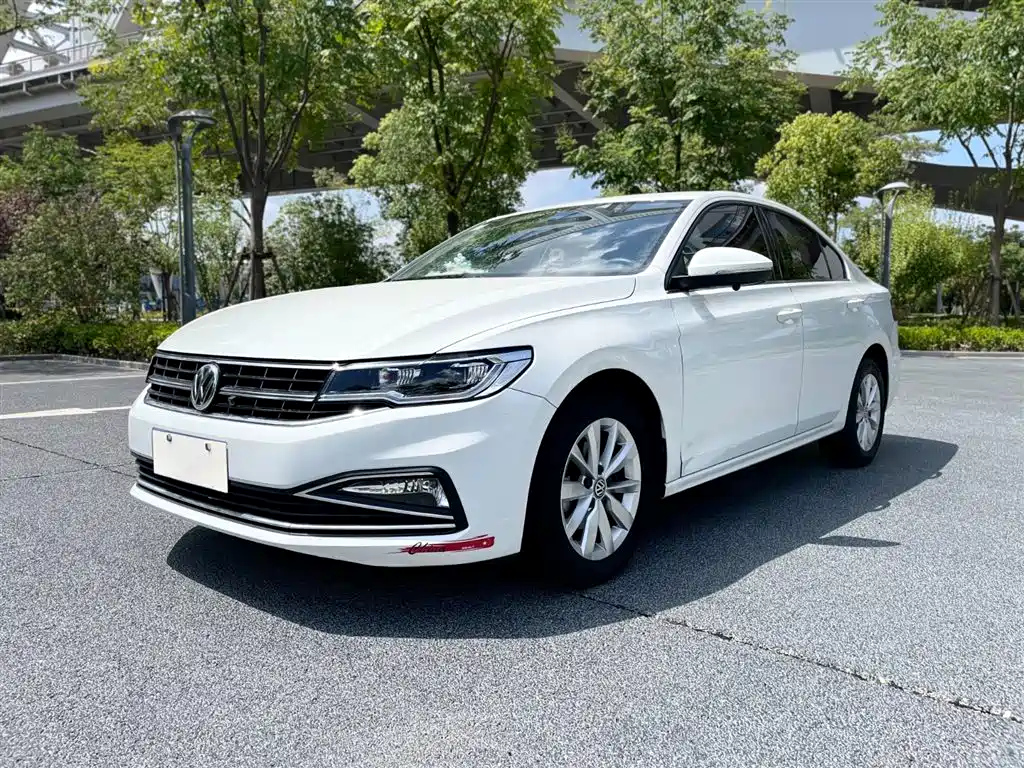 VOLKSWAGEN BORA 2020