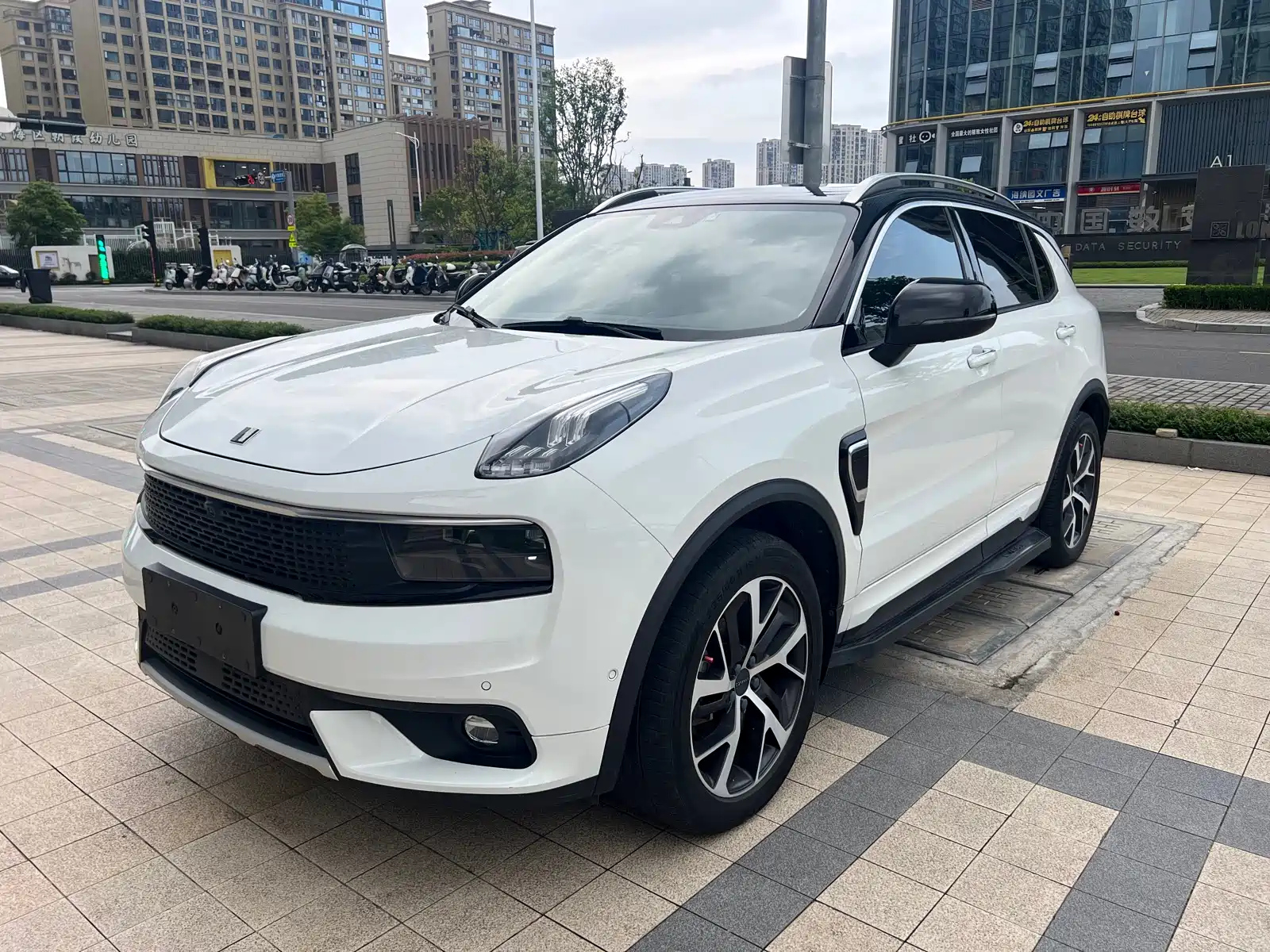LYNK 01 NEW ENERGY 2019