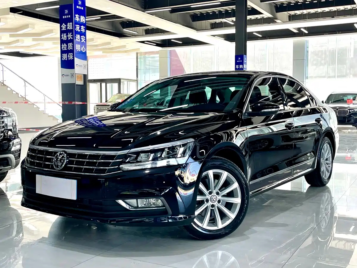 VOLKSWAGEN PASSAT 2017