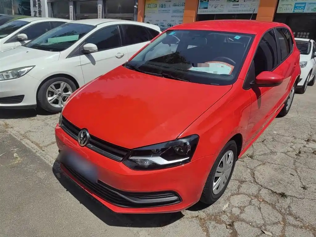 VOLKSWAGEN POLO 2016