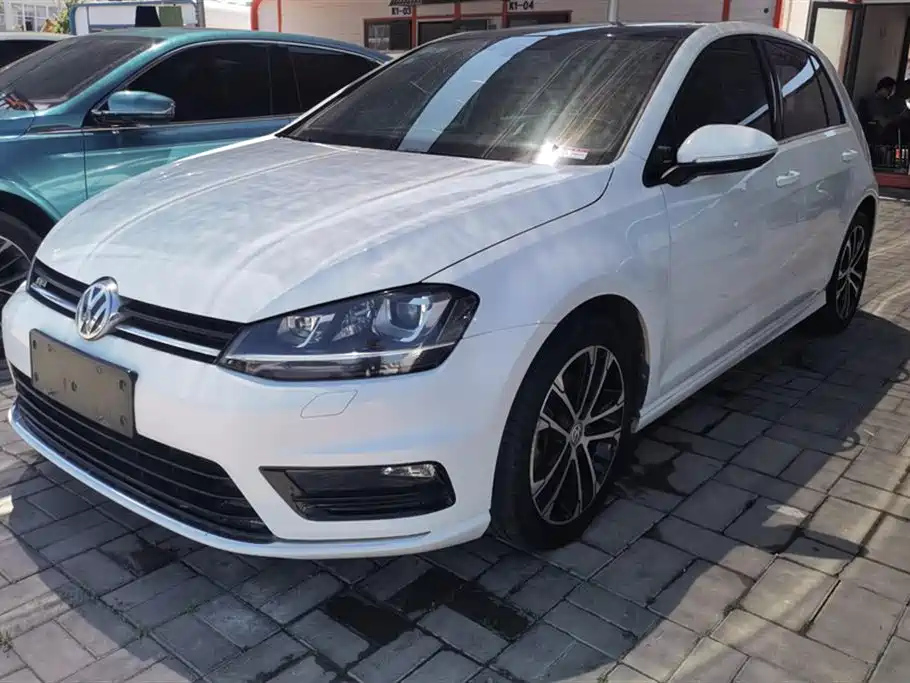 VOLKSWAGEN GOLF 2016