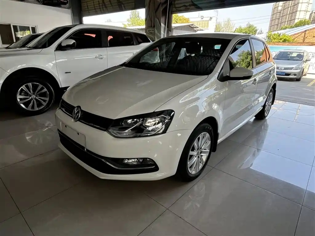 VOLKSWAGEN POLO 2014