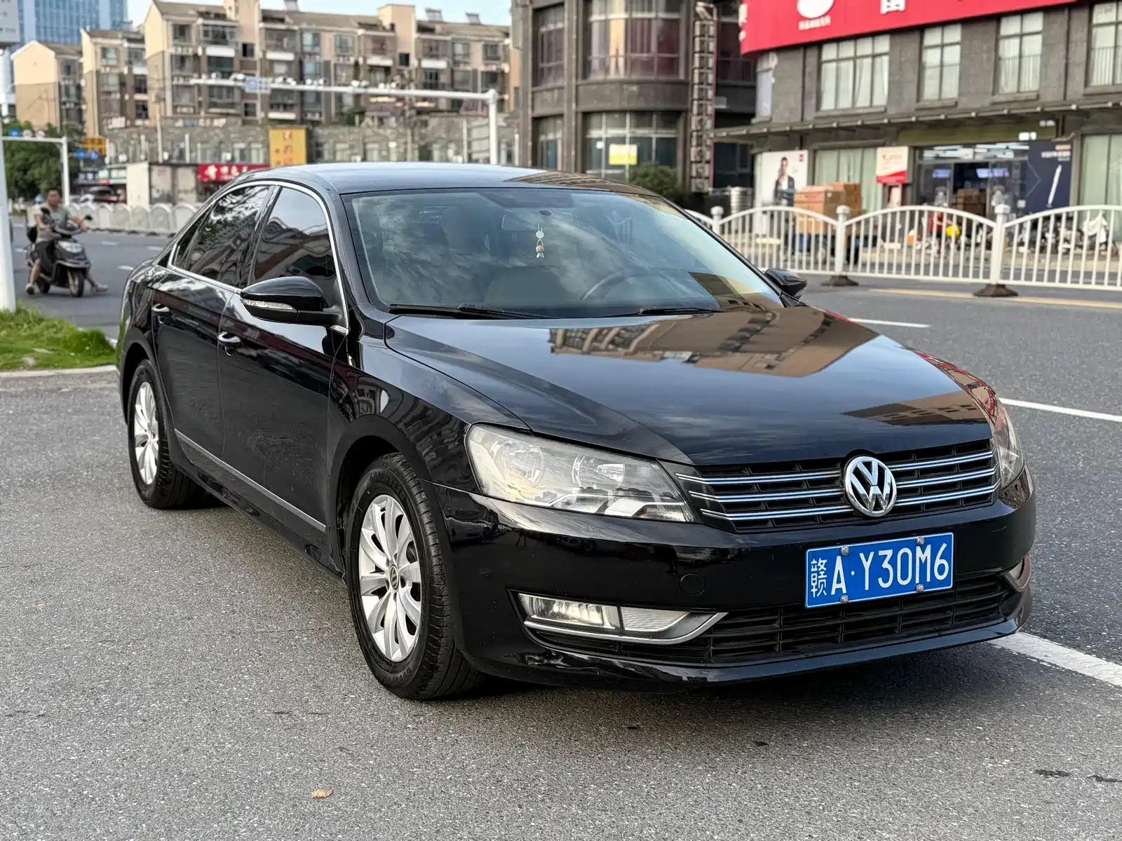 VOLKSWAGEN PASSAT 2011