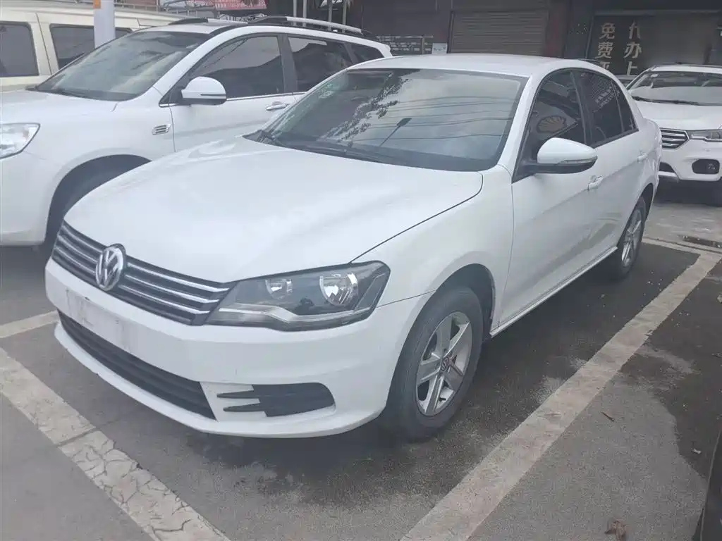 VOLKSWAGEN BORA 2013