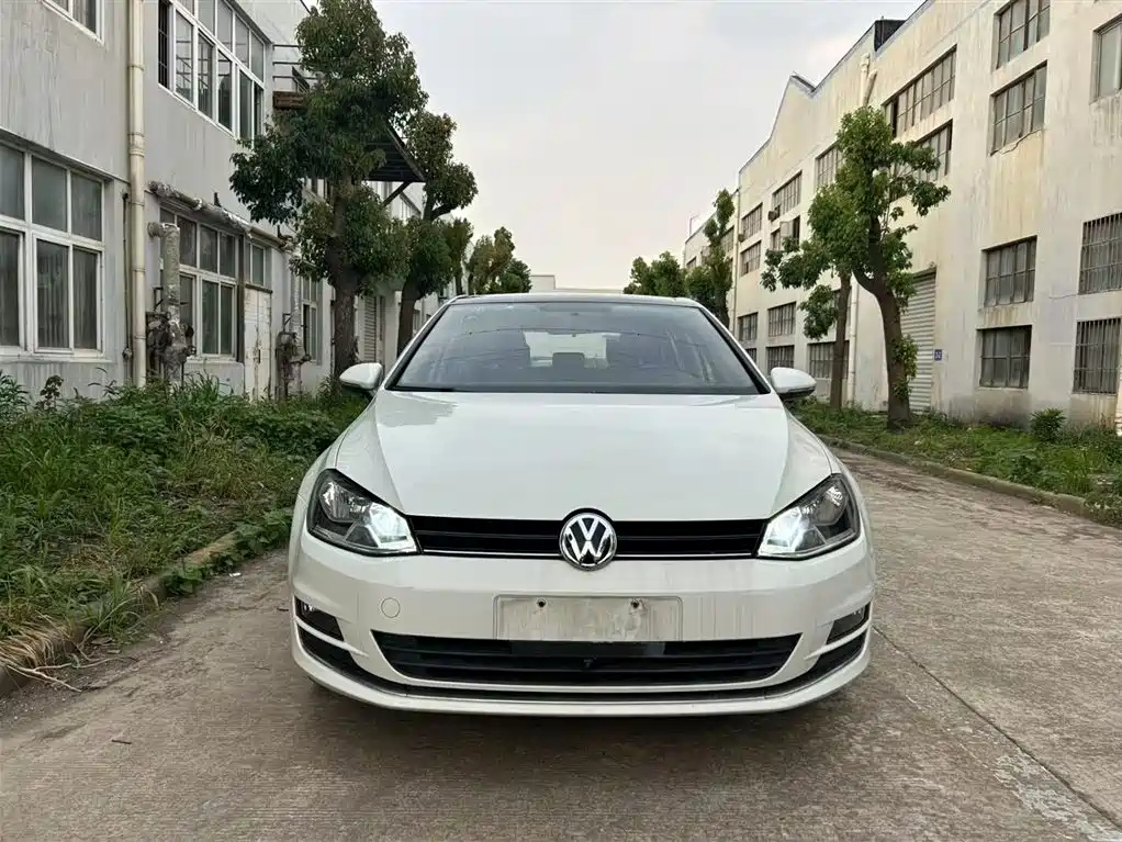 VOLKSWAGEN GOLF 2016