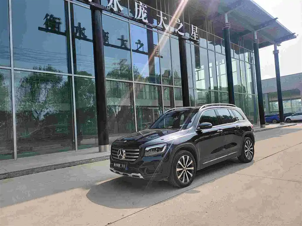 MERCEDES BENZ GLB 2024