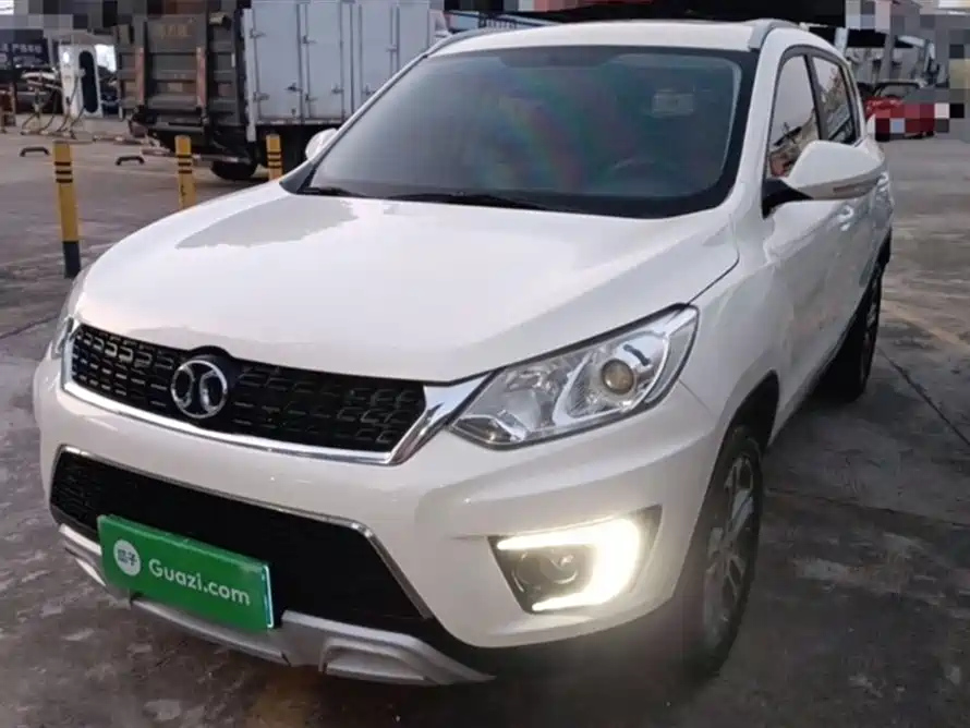 BAIC SENOVA X35 2016