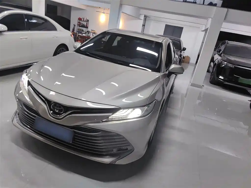 TOYOTA CAMRY 2019