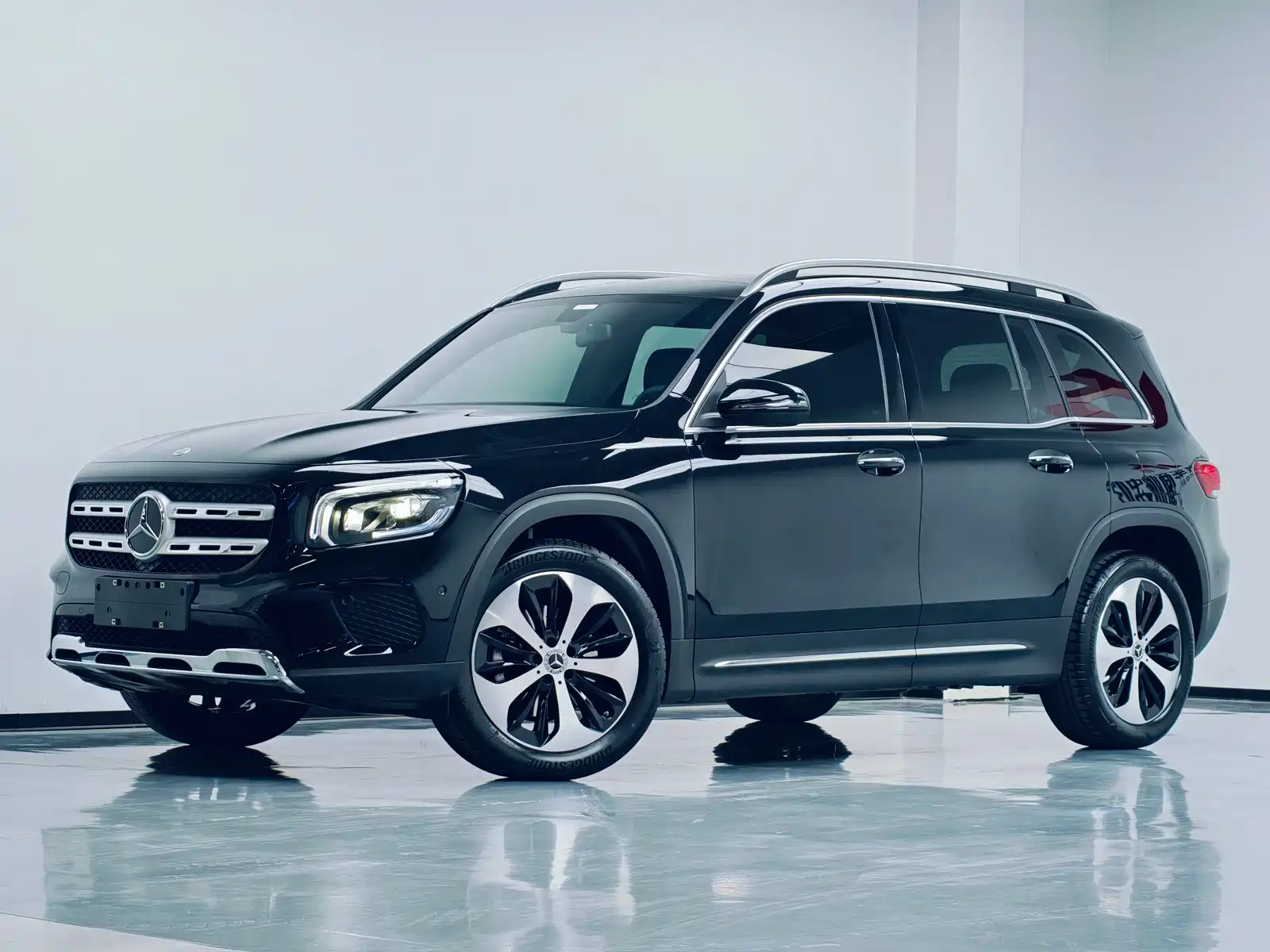 MERCEDES BENZ GLB 2023