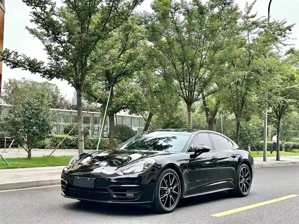 PORSCHE PANAMERA 2021