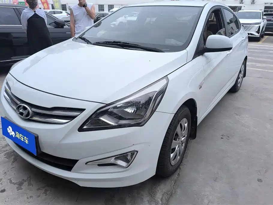 HYUNDAI RENA
