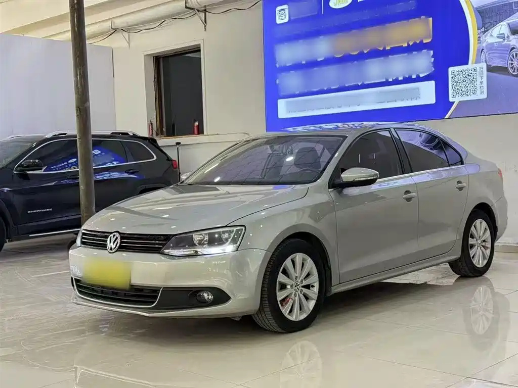 VOLKSWAGEN SAGITAR 2014