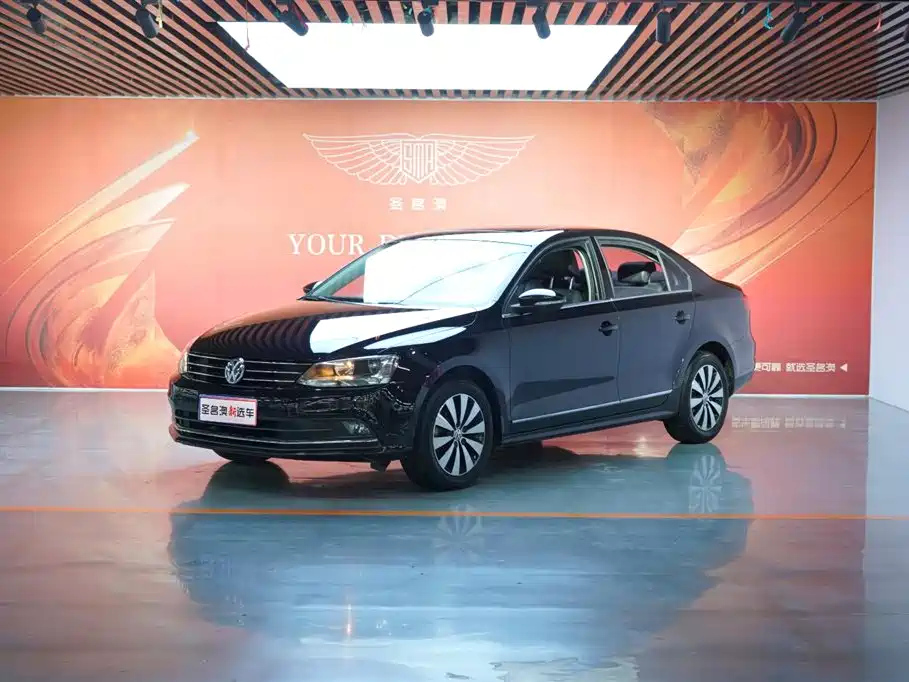 VOLKSWAGEN SAGITAR 2018