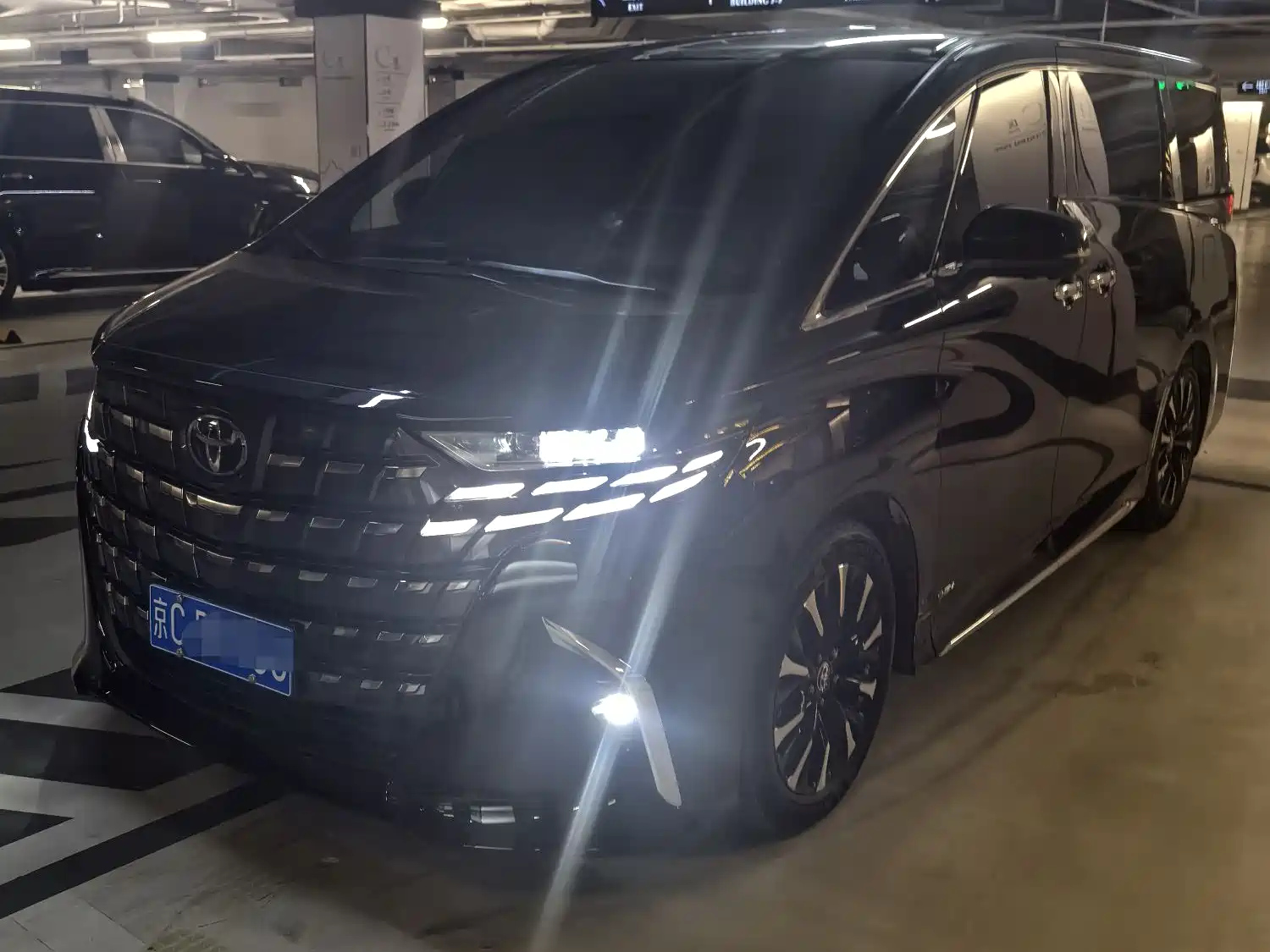 TOYOTA ALPHARD
